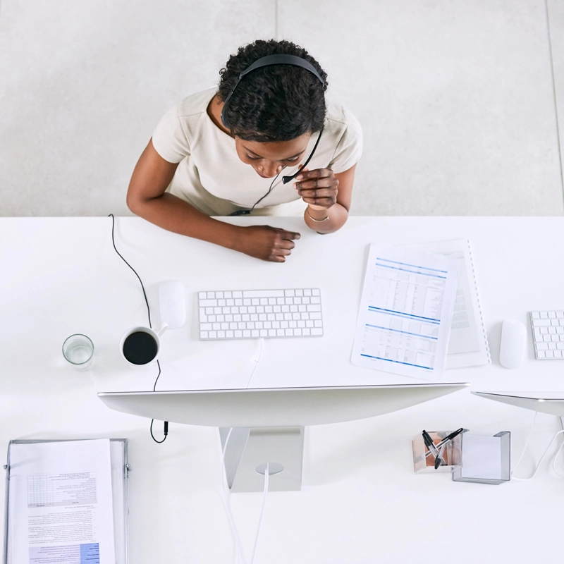 LLQP-agent-overhead-1_800x800 LLQP agent working in our life insurance contact centre BPO